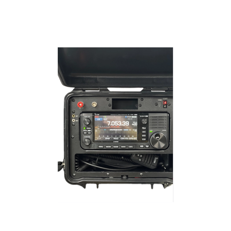 Chelegance JCase705 with radio closeup
