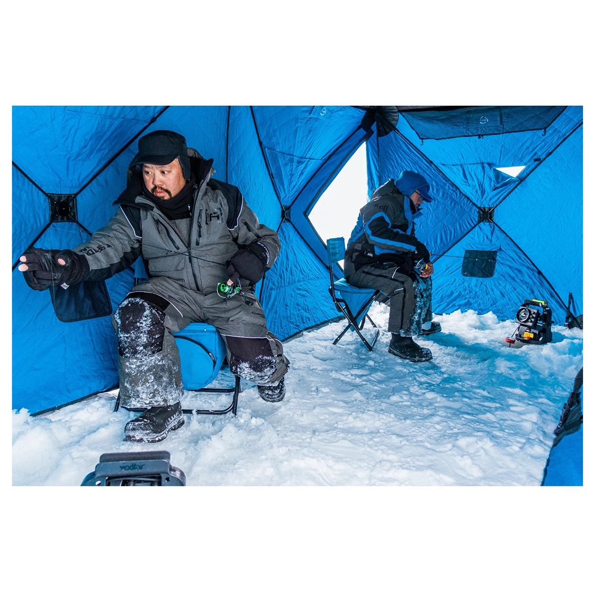 Clam C-720 Thermal Hub Shelter in use