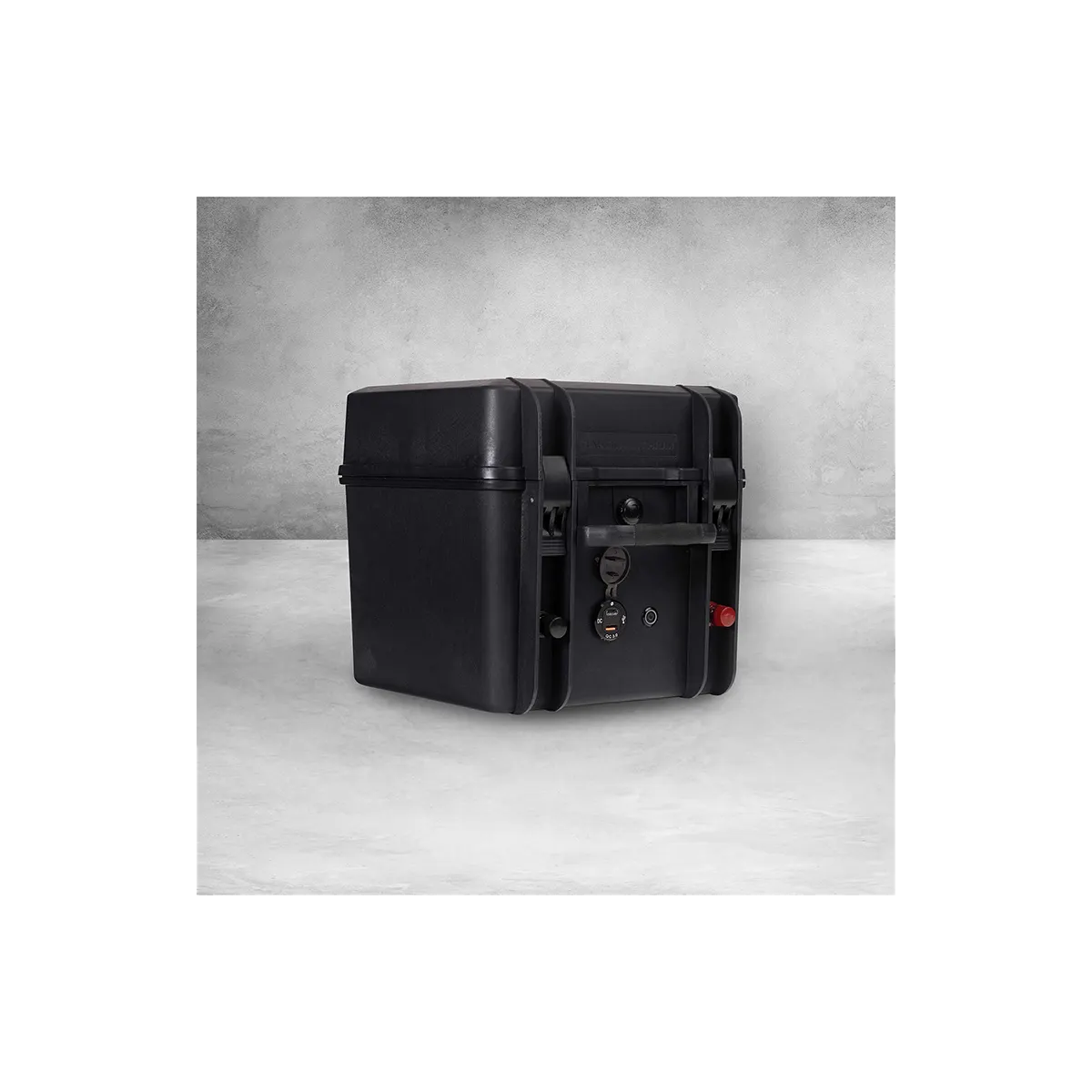 Dakota Lithium Powerbox+ 135 Waterproof Solar Generator connections
