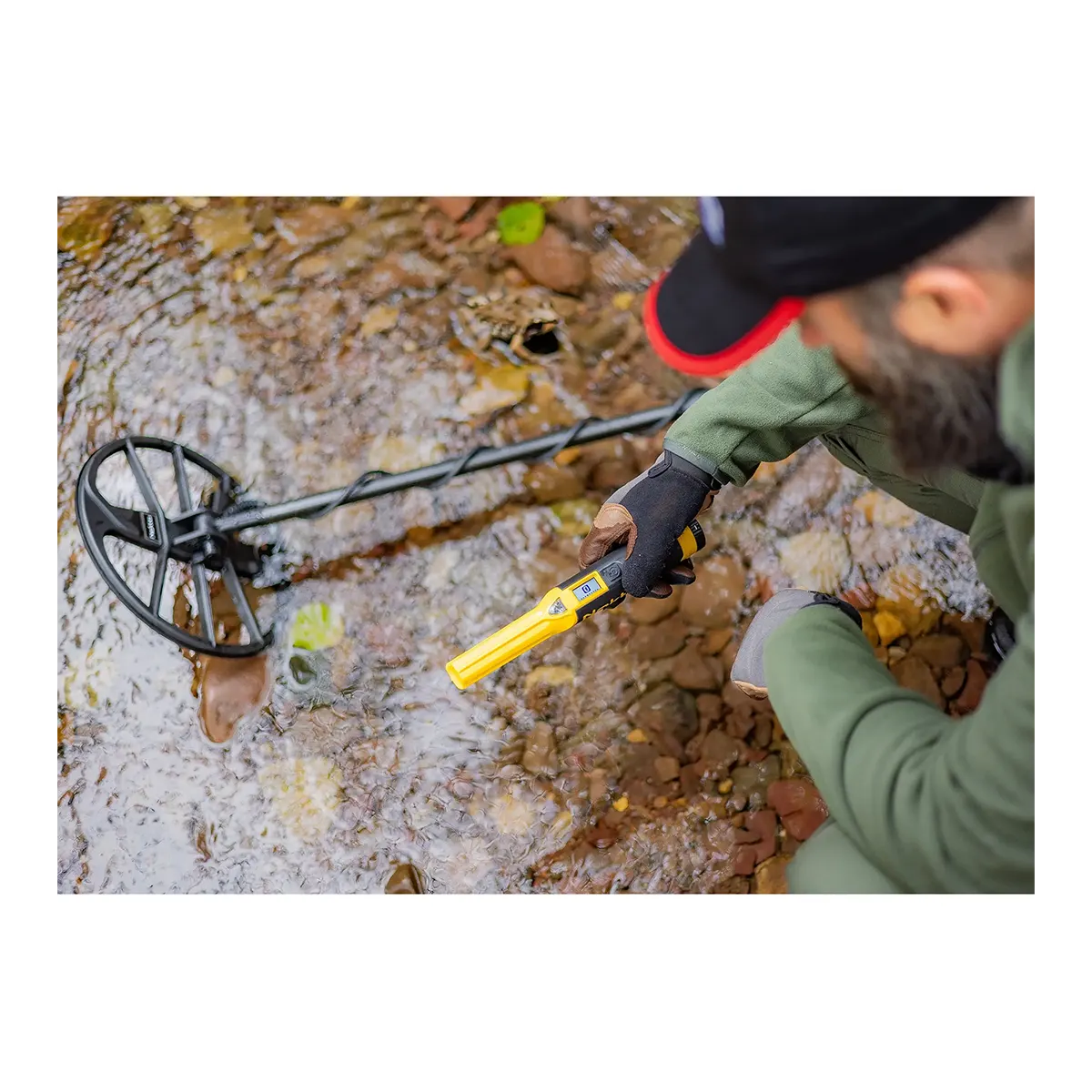 Nokta AccuPOINT pointer in use