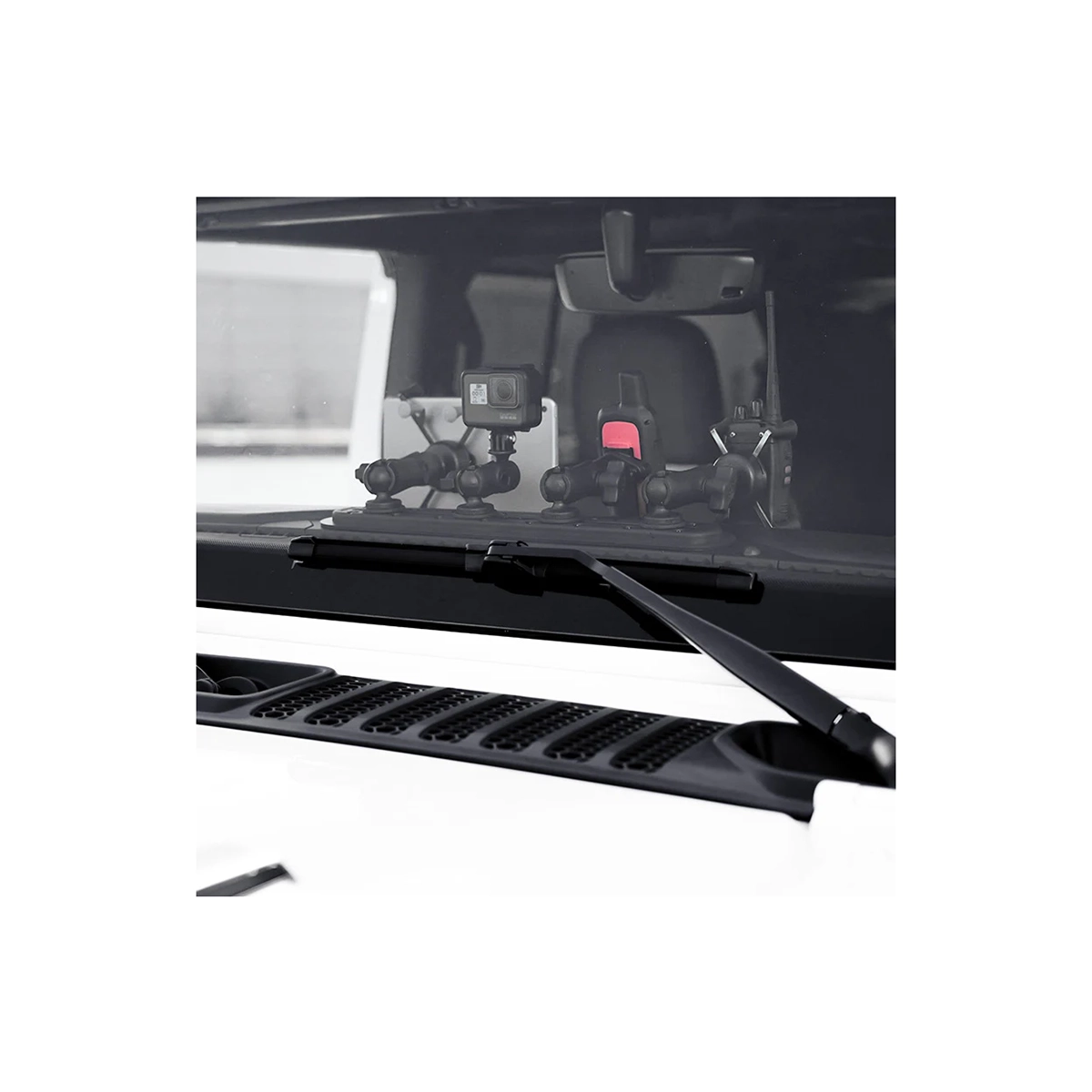 RAM-DT-204-TRACK-A12U as seen in car from windshield