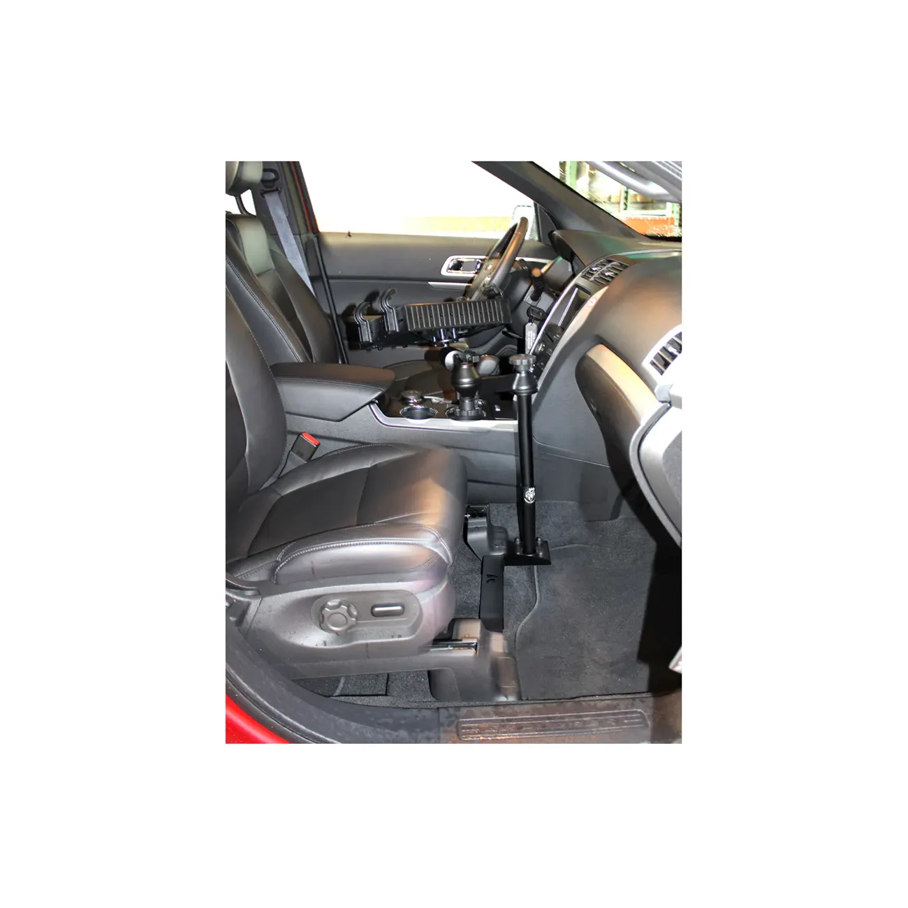 RAM-VB-187-SW1 in use in car