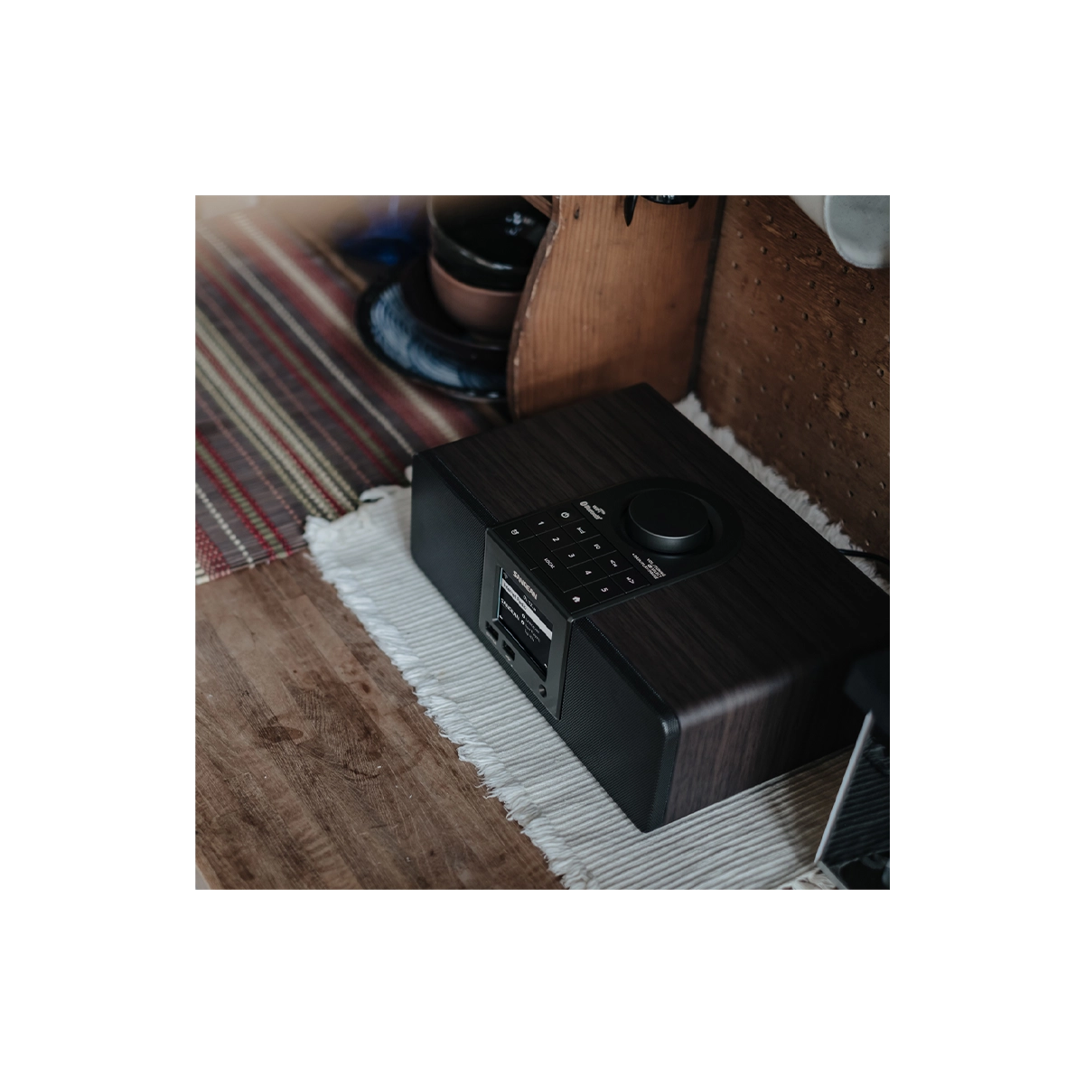 Sangean WFR-32 on desk